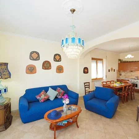 Aranci 67, Station & Vesuvius View *