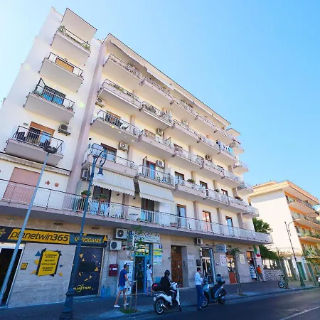 Appartamento Aranci 67 - Convenient In Centre Sorrento