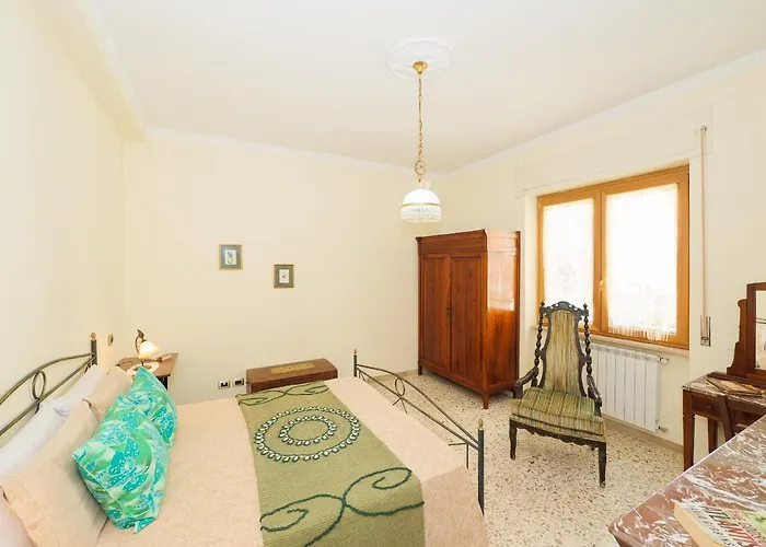 شقة Aranci 67- Up Station & Vesuvius View سورينتو