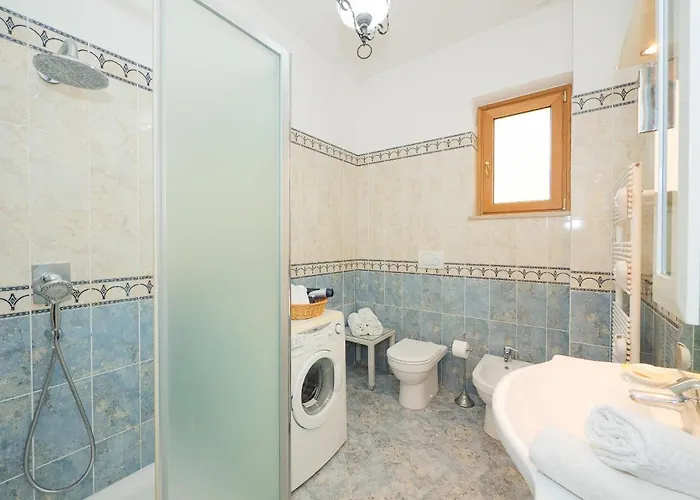 Aranci 67- Up Station & Vesuvius View شقة سورينتو