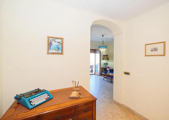 Aranci 67- Up Station & Vesuvius View Sorrento