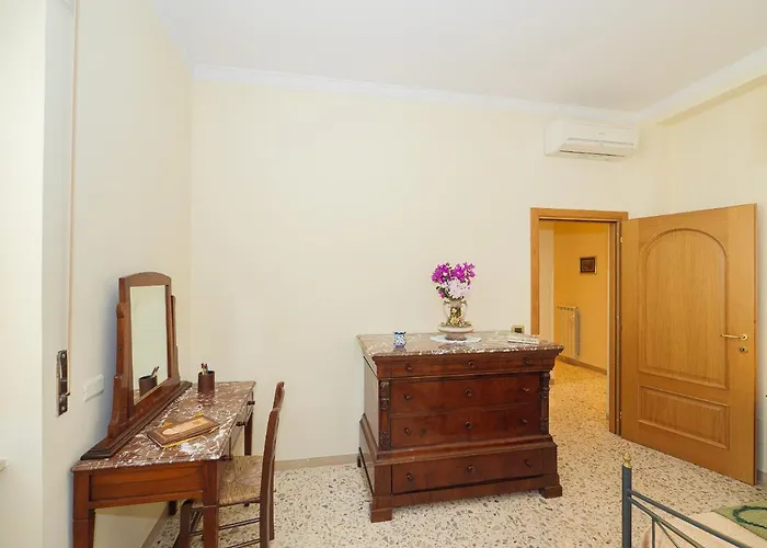 Aranci 67- Up Station & Vesuvius View شقة سورينتو