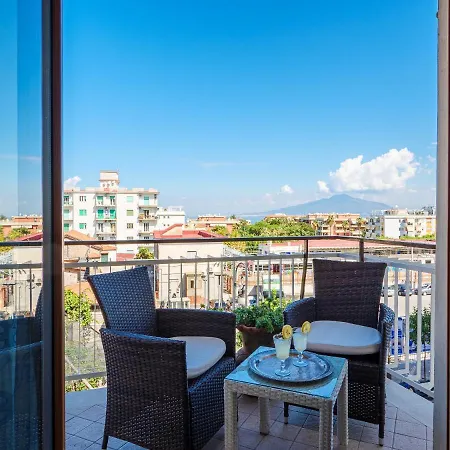 Aranci 67, Station & Vesuvius View